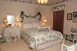 Victorian Rose Garden 3* Algonquin