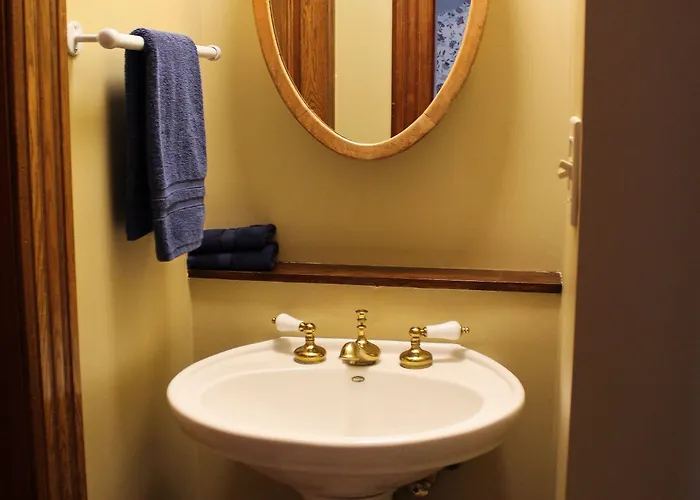 Victorian Rose Garden Hotel 3*