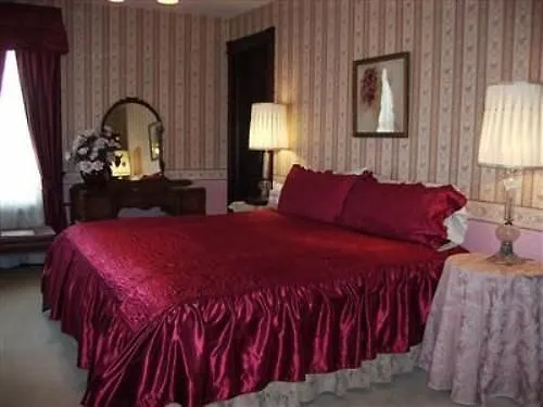 Victorian Rose Garden Hotel