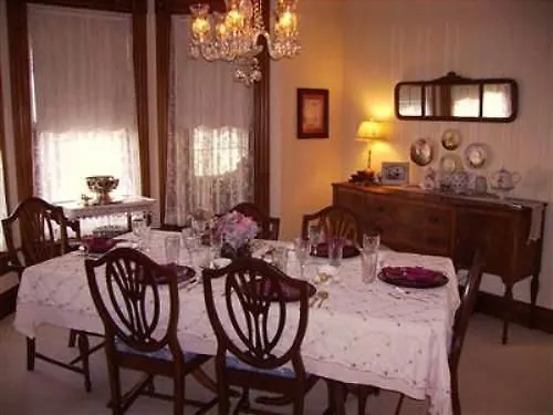 Victorian Rose Garden Hotel