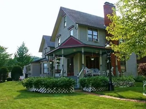 Victorian Rose Garden Hotel