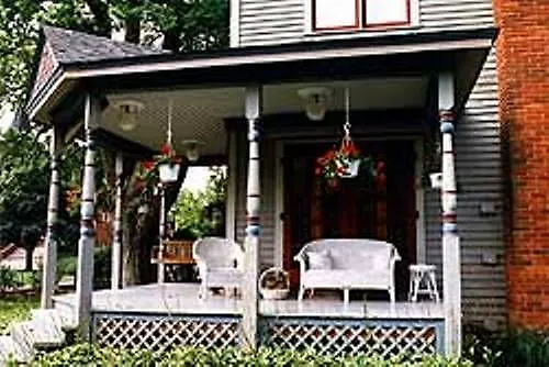 Hotel Victorian Rose Garden